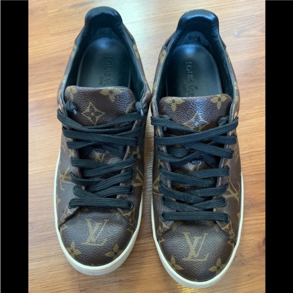 LOUIS VUITTON MONOGRAM FRONTROW SNEAKERS